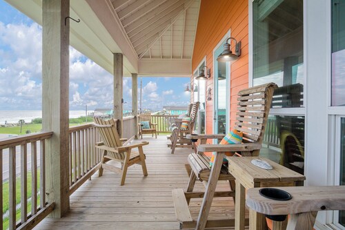 A Cool Change: 3  BR, 2  BA House in Gilchrist, Sleeps 8