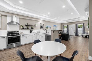 Dining tables - Crafted in the heart of Murrells Inlet (Murrells Inlet)