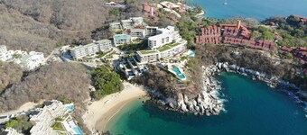 Oceanview Punta Arrocito Luxury Condo, Near Arrocito Beach