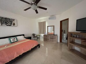 2 bedrooms, desk, free WiFi, wheelchair access