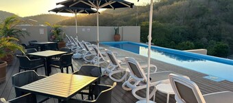 CosttA C305 - Santa Cruz