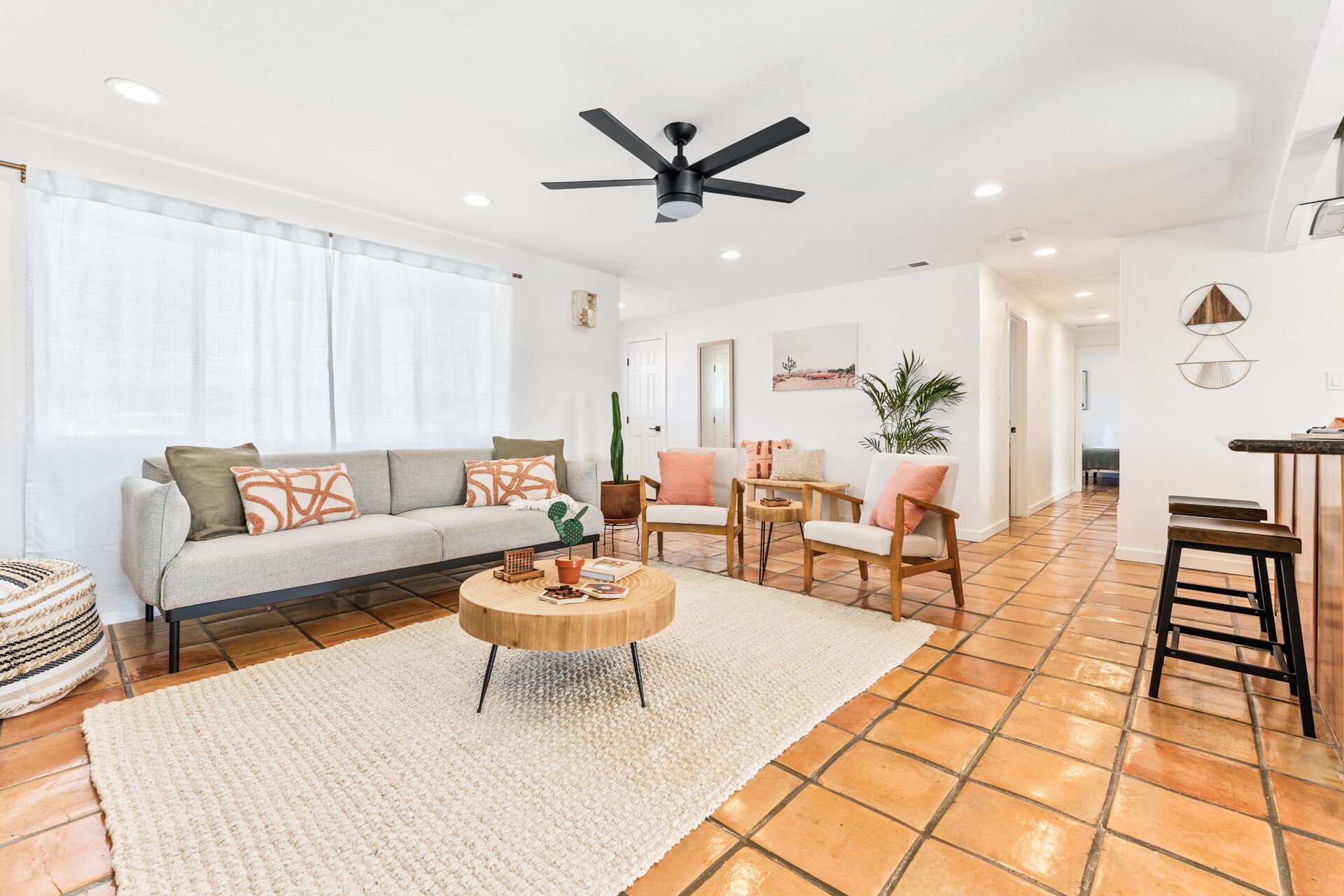 Newly Renovated House 10 min to JT