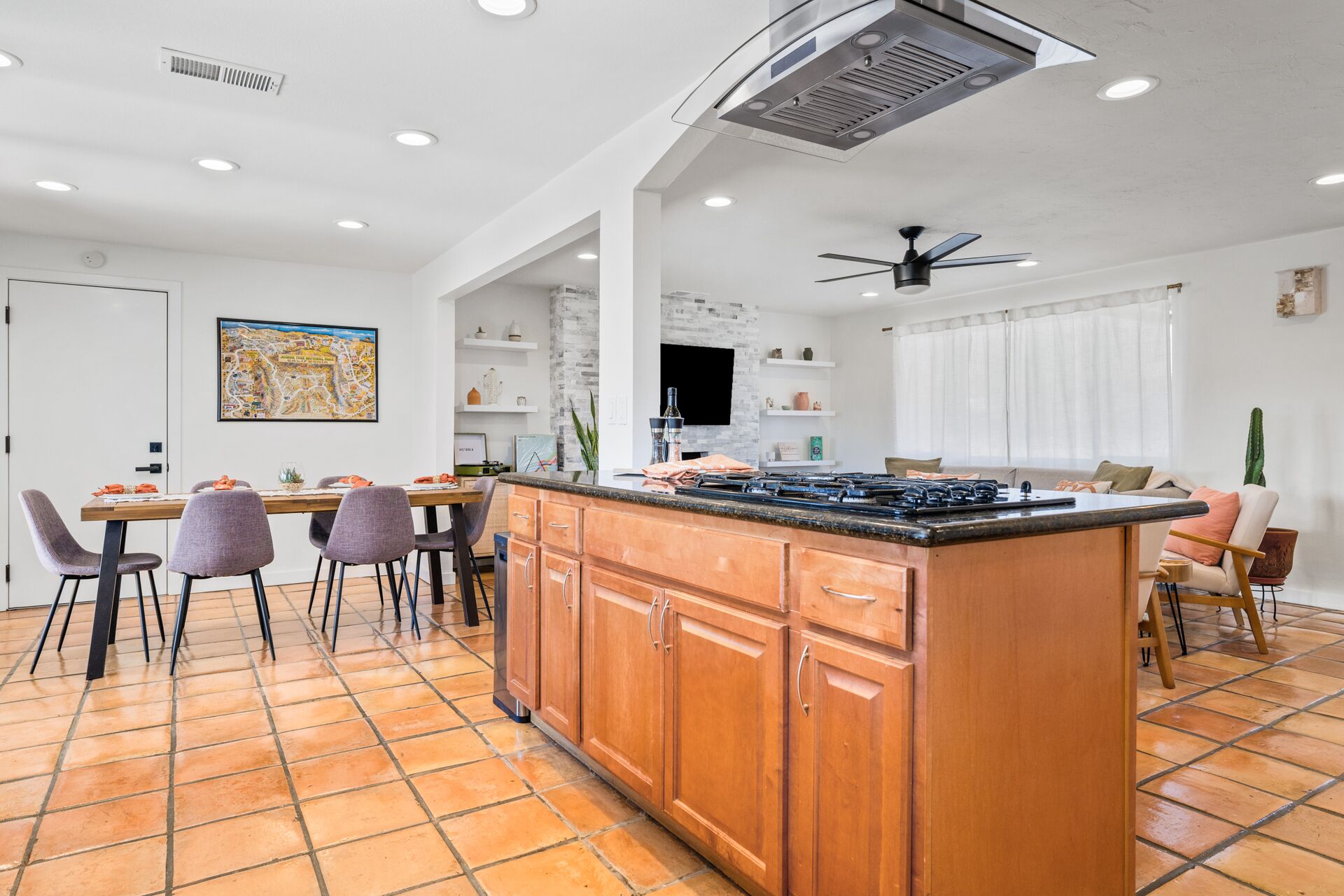 Newly Renovated House 10 min to JT