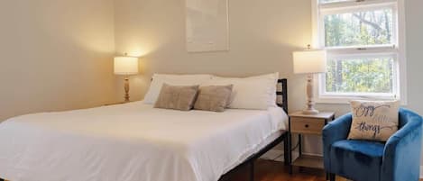 4 bedrooms, desk, iron/ironing board, WiFi