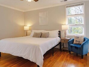 4 bedrooms, desk, iron/ironing board, WiFi