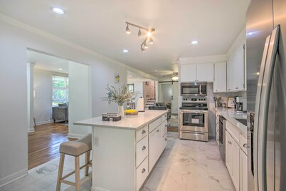 The Cola Gathering Spot - Sleeps 16 + Fire pit + 10 minutes to Downtown Columbia