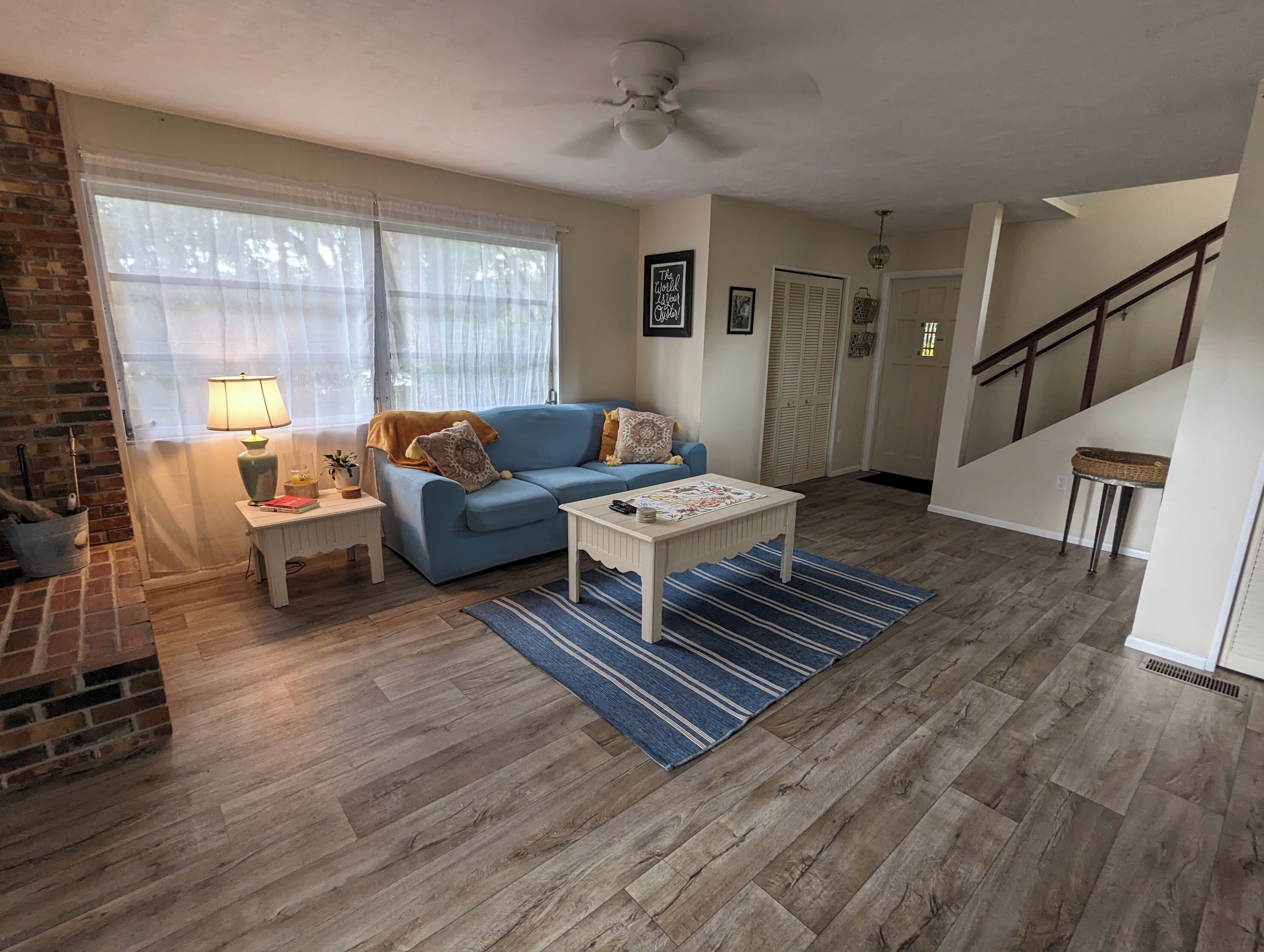 Serene Lake House: Nightlife & Wildlife Nearby