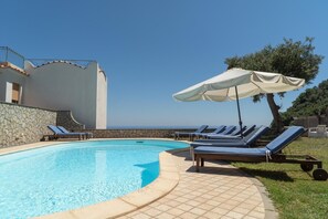 Piscine couverte, piscine extérieure