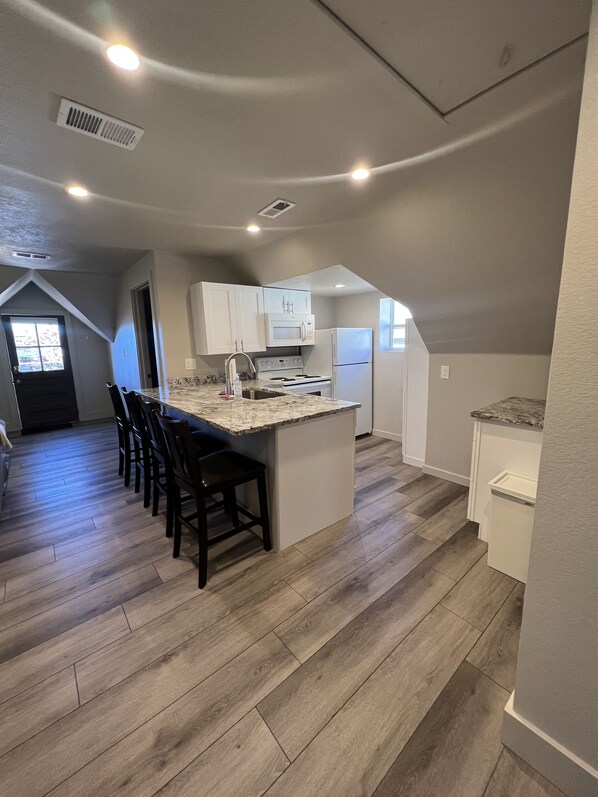 Fridge, microwave, oven, stovetop - S Broadway 2 bed getaway w Parking - 98 walk score (Denver)