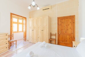 3 bedrooms, iron/ironing board, travel crib, free WiFi