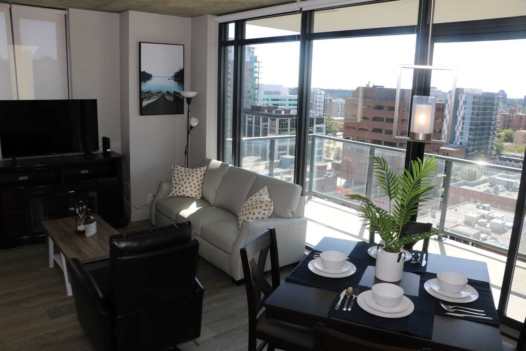 Lovely Downtown 2 bedroom with Pool and Gym