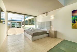 4 dormitoris, escriptori, planxa i posts de planxar i wifi gratuïta 