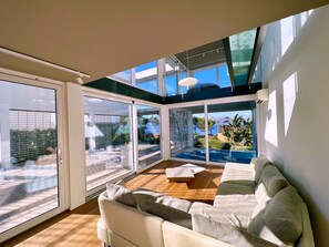Smart TV, stereo, printers - First line sea designer villa with pool - First line sea villa at bay Pollensa (Marina Manresa Alcudia)