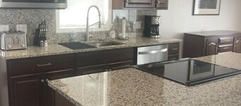 Fully renovated house next to Southside Park - quiet location off of main street