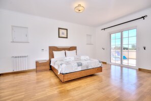 6 bedrooms, WiFi, bed sheets