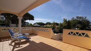 Terrace/patio - Amora Classic Villa 5 mins walk from the center of vilamoura (vilamoura)