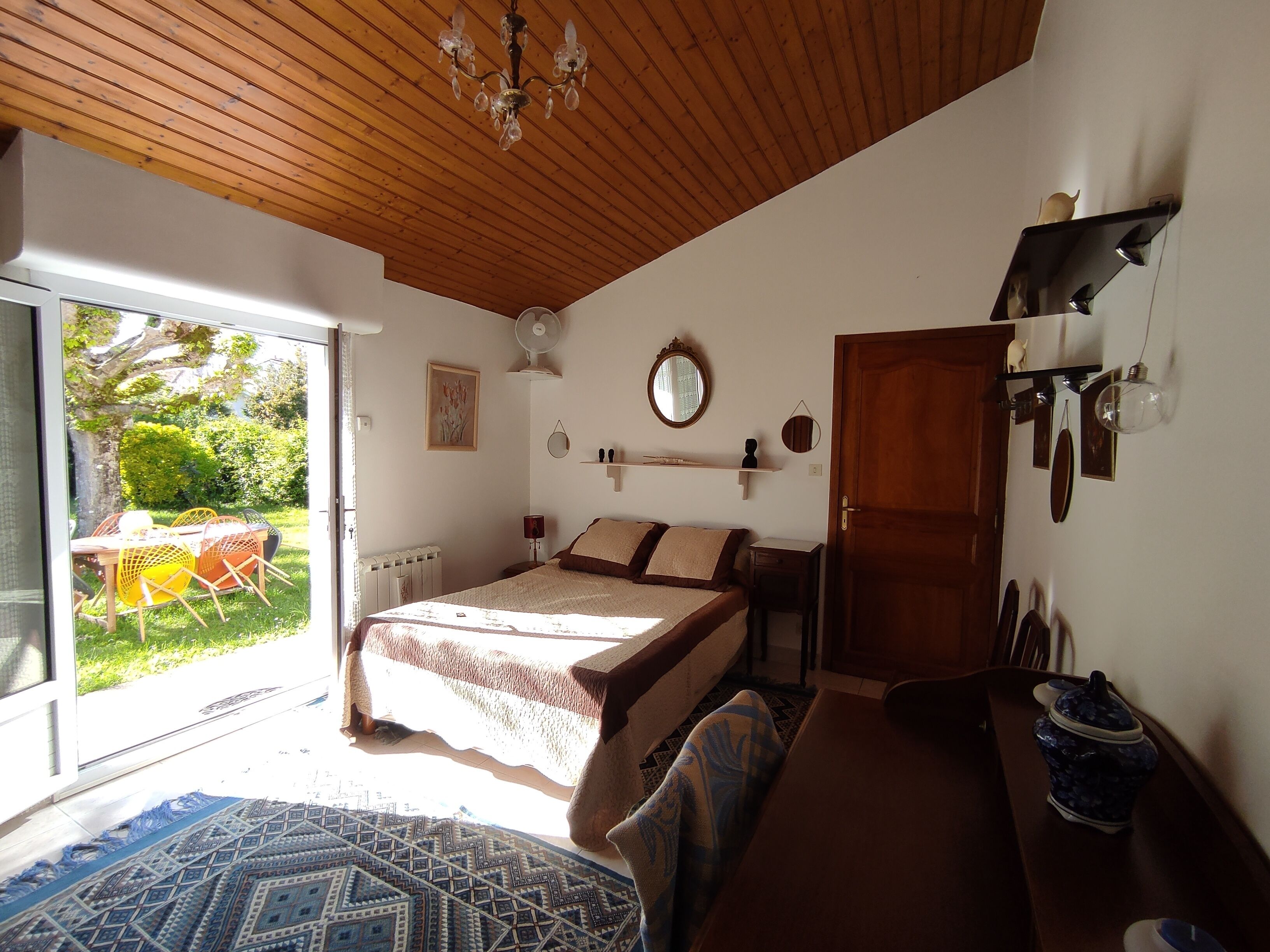 3 bedrooms, free WiFi, bed sheets