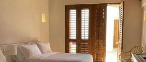 4 bedrooms, WiFi, bed sheets