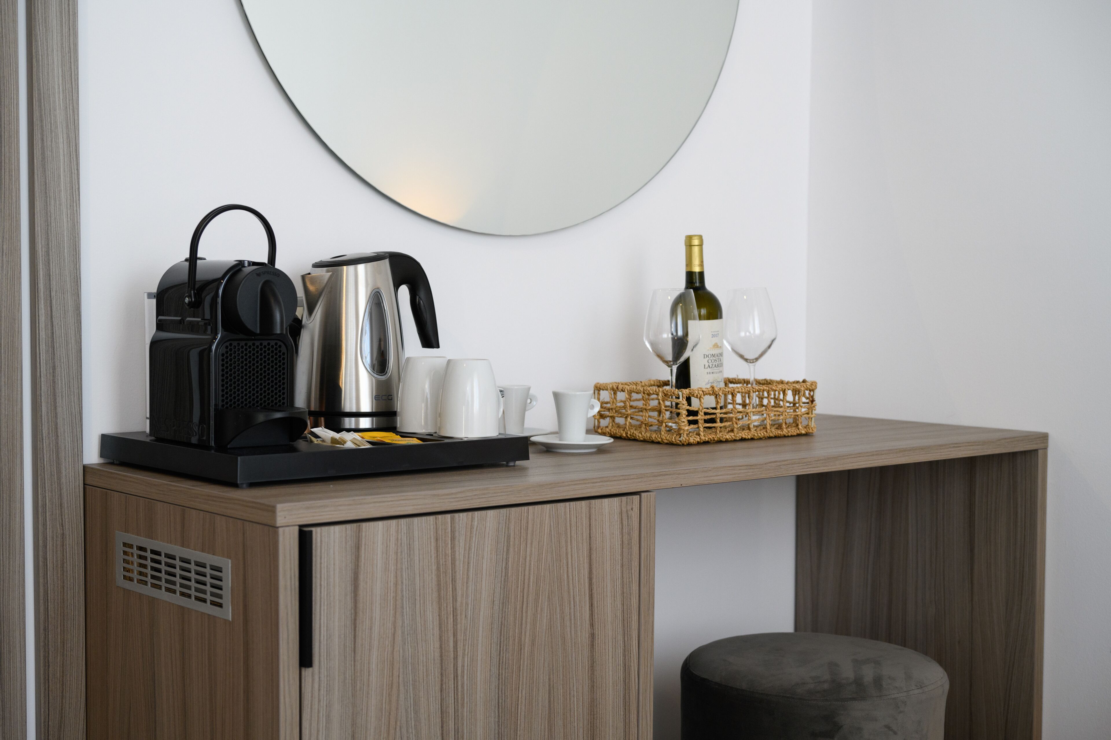 Luxury Suite Mary | Premium bedding, pillow-top beds, in-room safe, desk