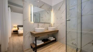 Luxury Suite Lila | Baño | Ducha y cabezal de ducha tipo lluvia