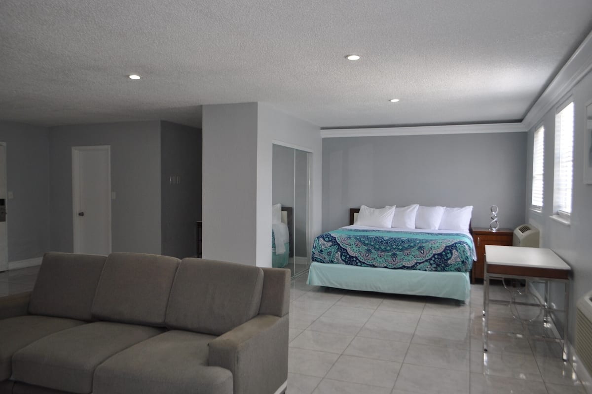 1 bedroom, individually decorated, individually furnished, free WiFi