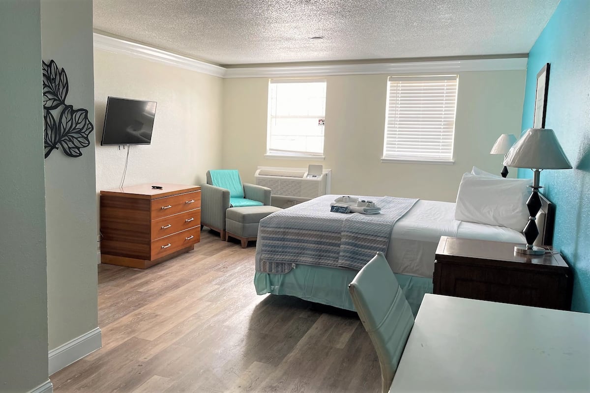 1 bedroom, individually decorated, individually furnished, free WiFi