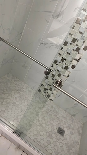 Apm Inn and Suite