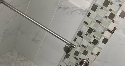 Apm Inn and Suite