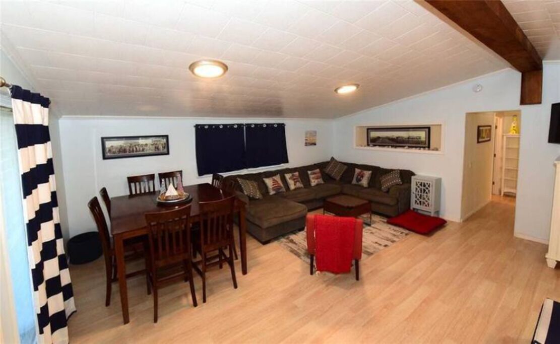 only a 2 block walk to a private beach perfect for families