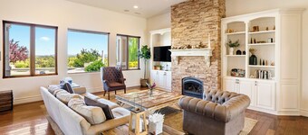 7BR/4BA Farmhouse & Barn Estate on a Resort-Like Setting!