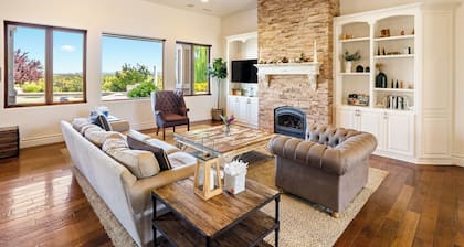 7BR/4BA Farmhouse & Barn Estate on a Resort-Like Setting!