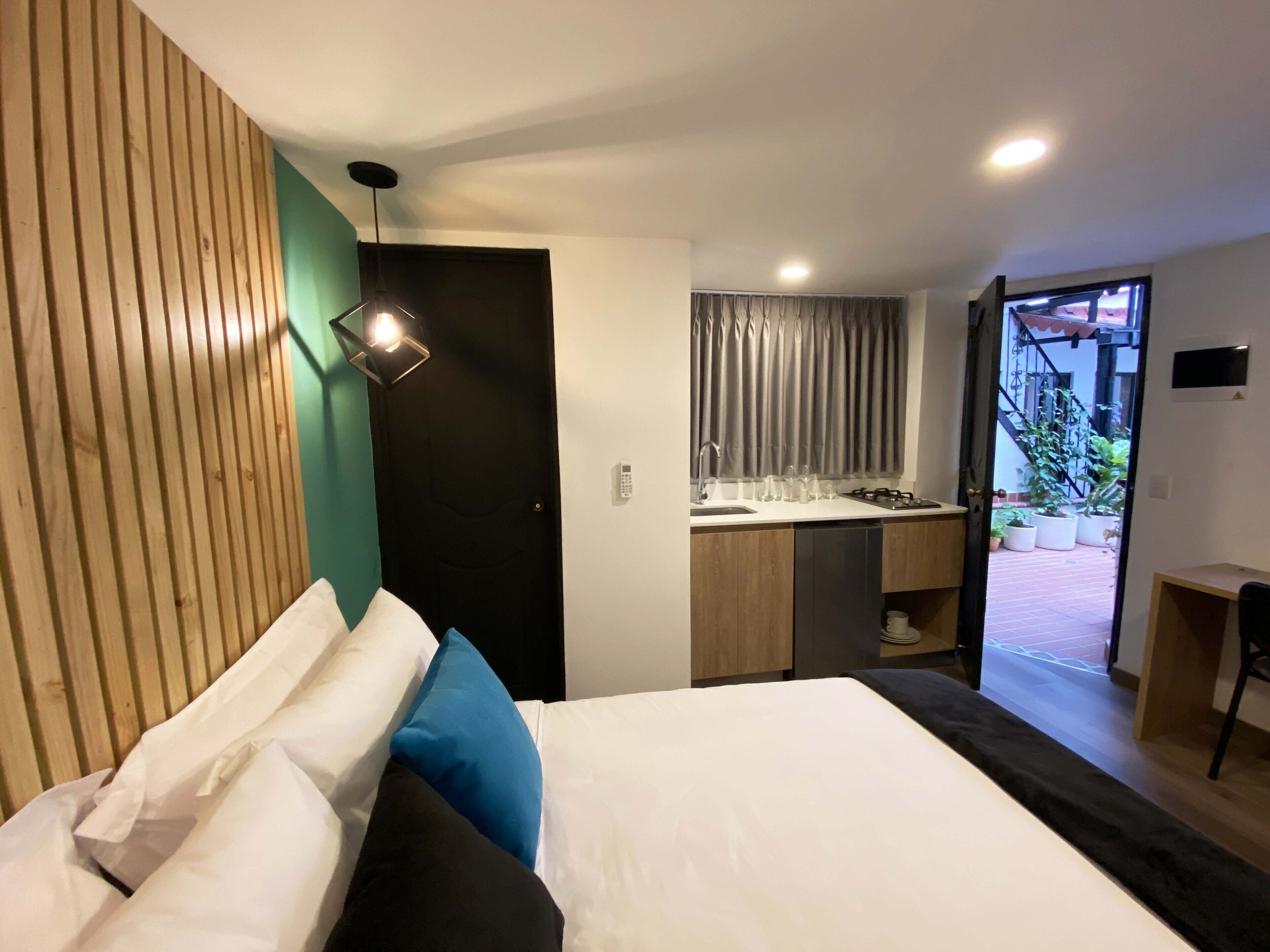 Suite Junior | 1 chambre, literie hypoallergénique, Wi-Fi gratuit, draps fournis