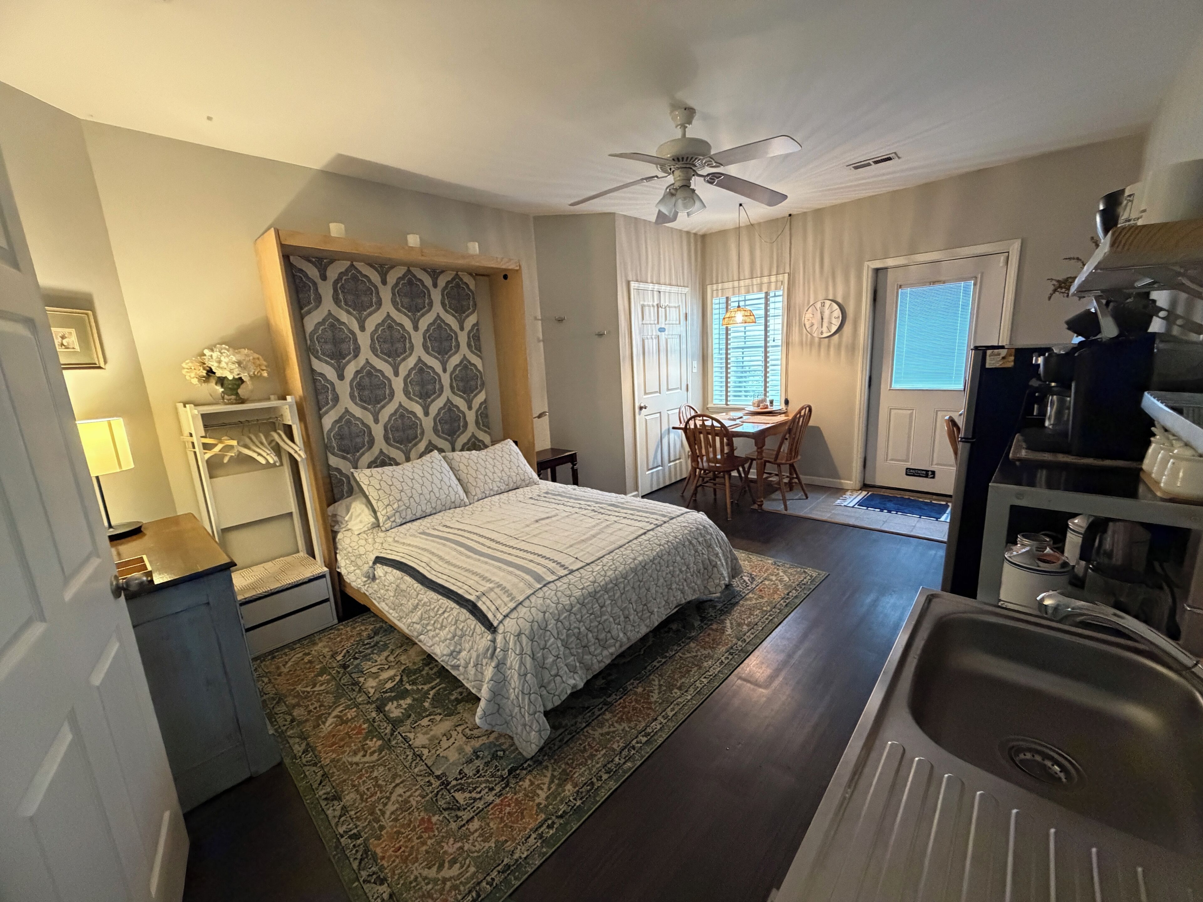 1 chambre, bureau, fer et planche à repasser, Wi-Fi gratuit