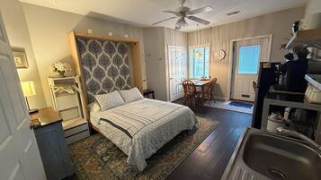 1 chambre, bureau, fer et planche à repasser, Wi-Fi gratuit