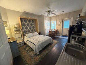 Unclassified image, 3 of 15, button - Cozy Private Guest House near Neuse River in Raleigh, Pet-Friendly! Premier Host (Raleigh)