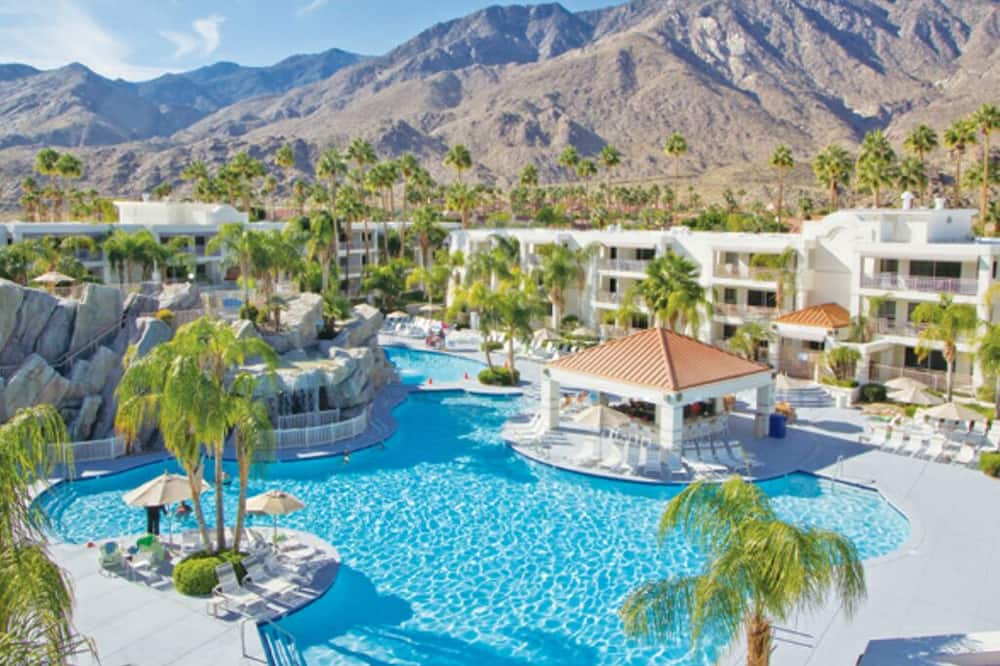 Beautiful 1BDR at Palm Canyon Resort sleeps 4!
