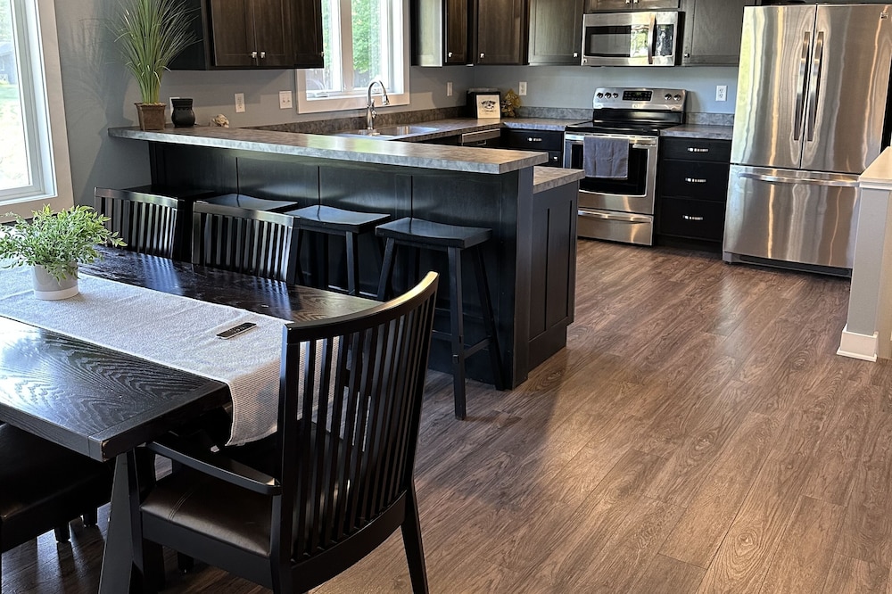 Cozy remodeled home in Ventura Heights a block from Clear Lake