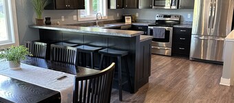 Cozy remodeled home in Ventura Heights a block from Clear Lake