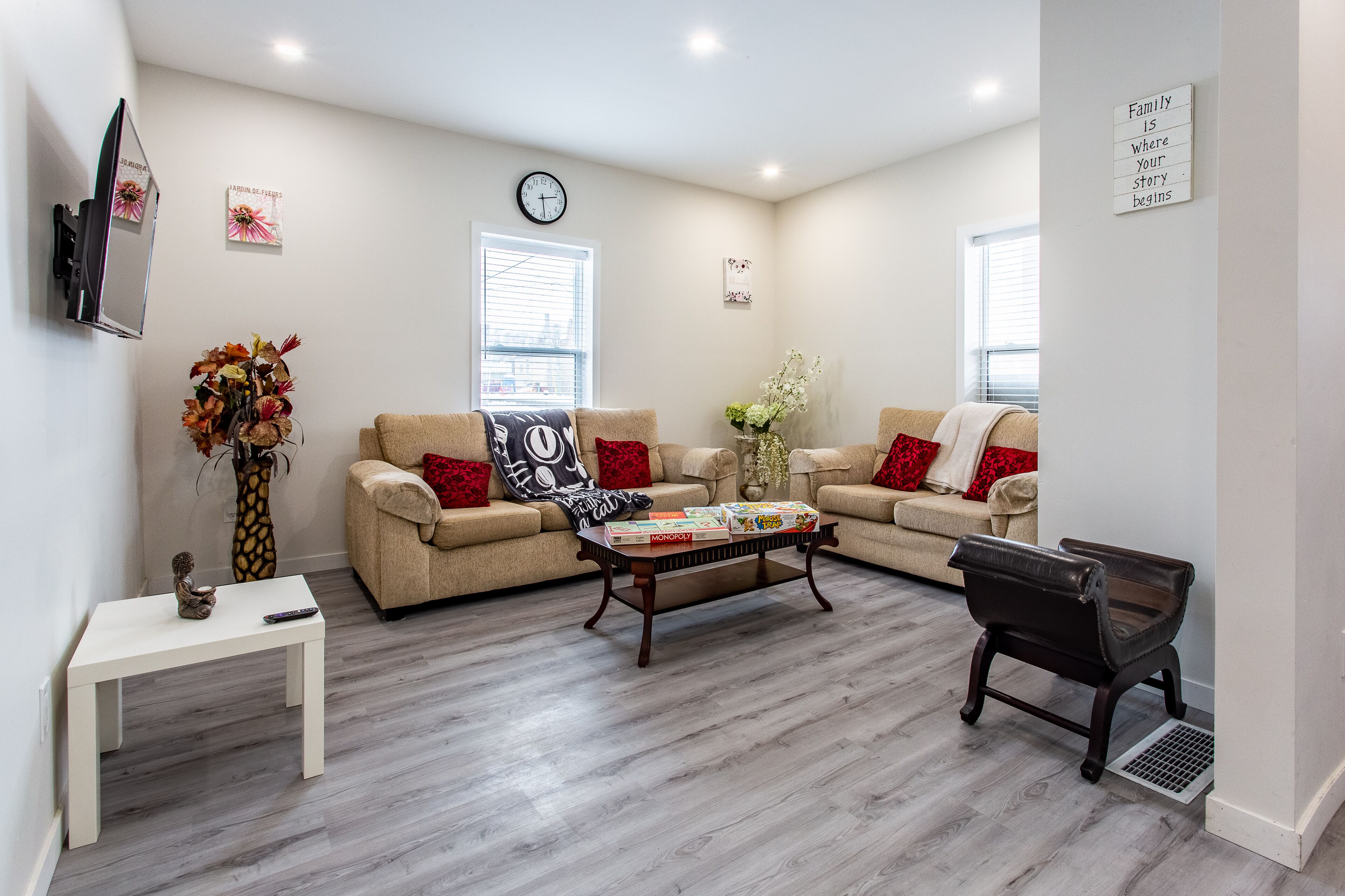 40% OFF Cozy Modern Riverview Home w/ 5 Beds/Highspeed WiFi