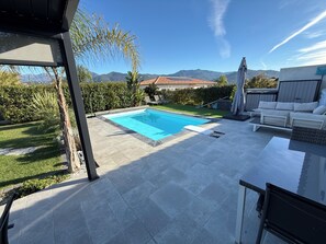 Outdoor pool, a heated pool - 3-Bedroom Villa with Private Pool in a Quiet Location with Mountain Views; Air-Conditioned / Fiber Optic Internet (Bastelicaccia)