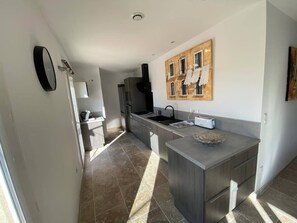 Fridge, microwave, oven, stovetop