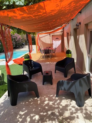 Outdoor dining - Villa TAVEL, near AVIGNON (Tavel)