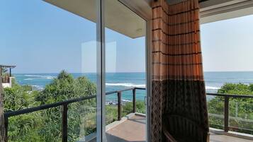 Minibar, in-room safe, desk, laptop workspace