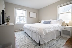 3 室のベッドルーム、アイロン / アイロン台、WiFi (無料)、ベッドシーツ