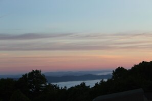 Beach/ocean view - Ski-Snowboard-Tube-Sled-Pool-HotTub-Tennis-Pickleball (Beech Mountain)