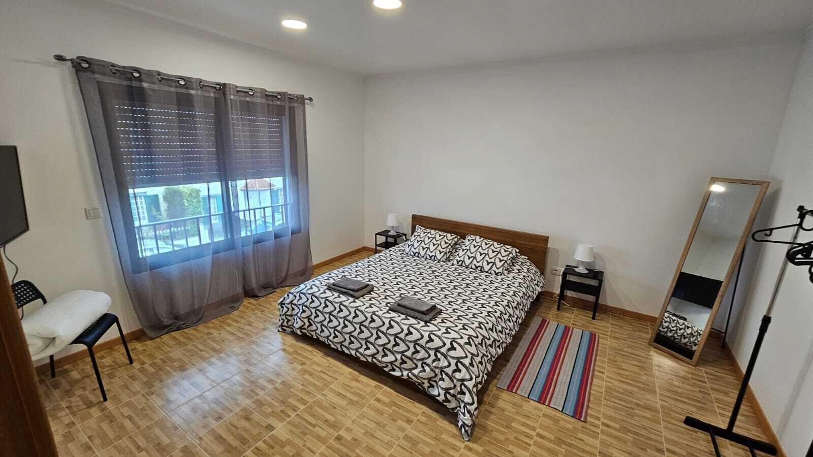 2 habitaciones, wifi gratis y ropa de cama 