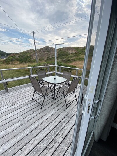Cozy home with ocean view and beach access