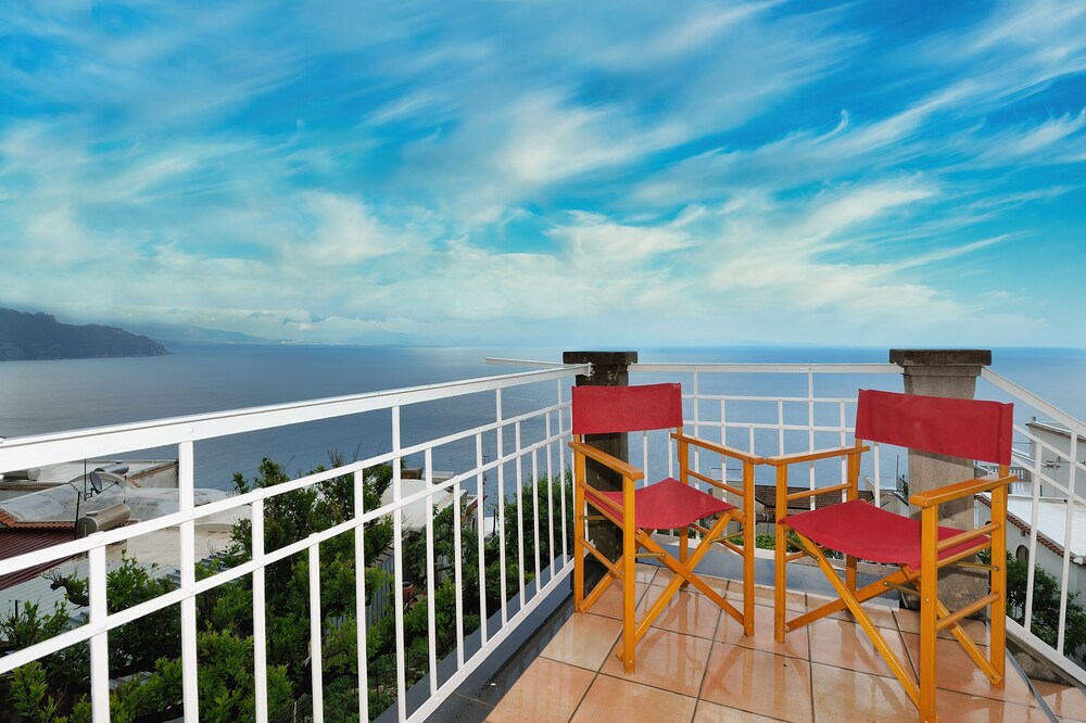 Lady Gilda, beautiful apartment with terrace overlooking the sea