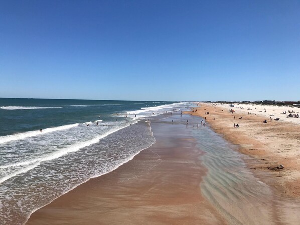 サンラウンジャー、ビーチタオル
