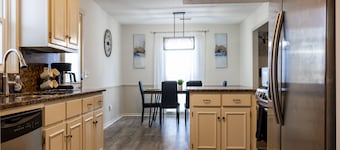 House on the Hill-Southern Hospitality|Good Vibes